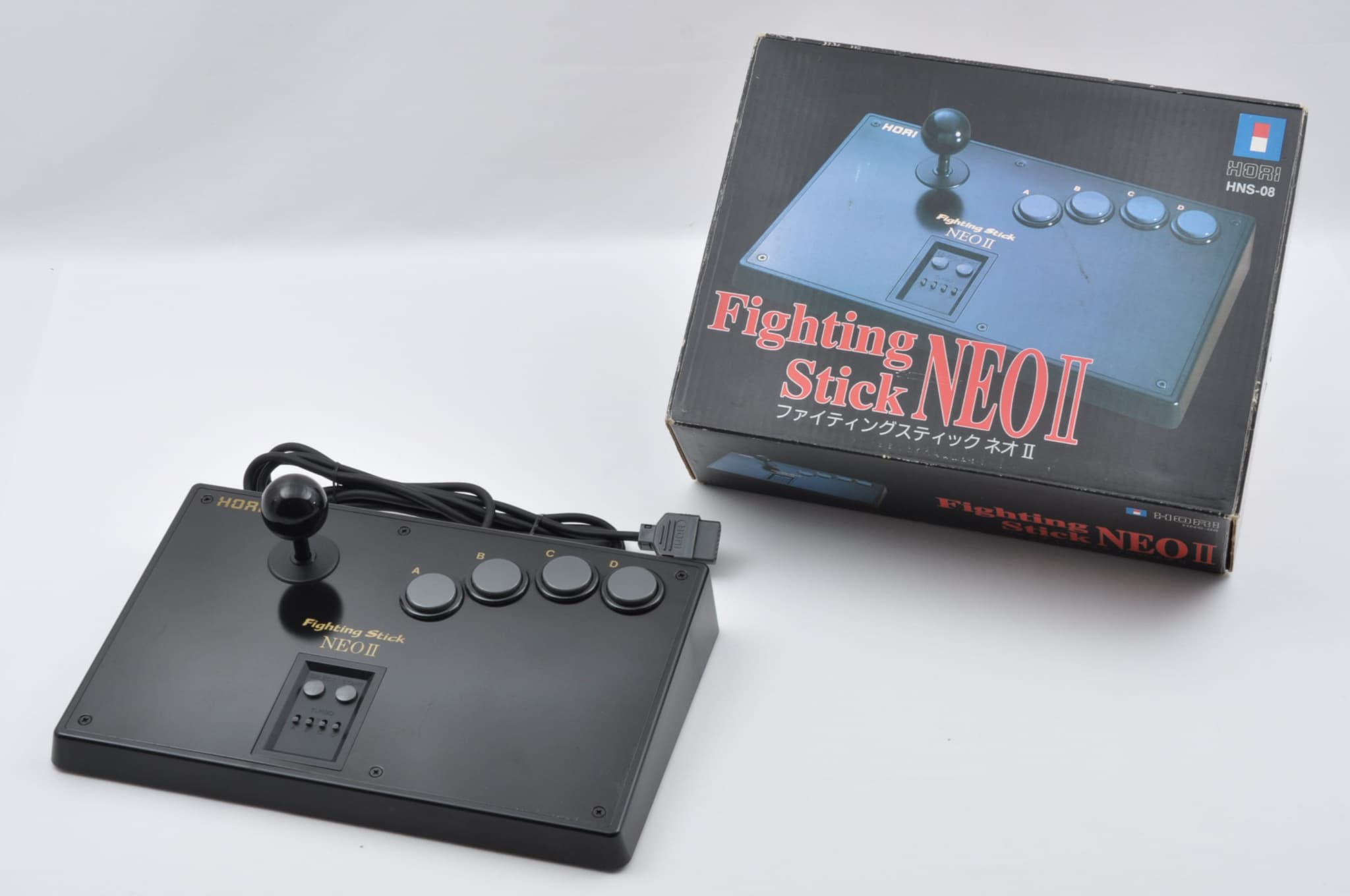 モニター搭載のアーケード筐体を模した「NEOGEO mini」が発売決定 